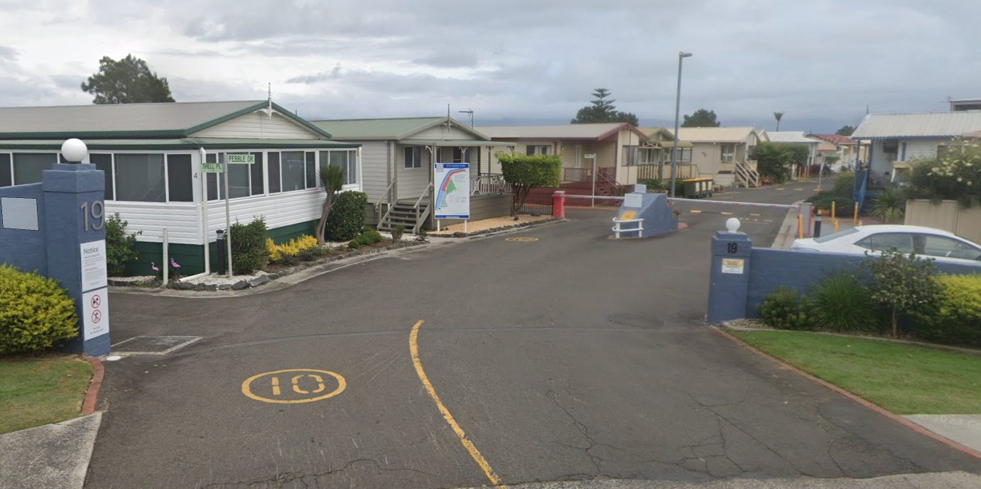 Exterior photo of Oaklands Windang